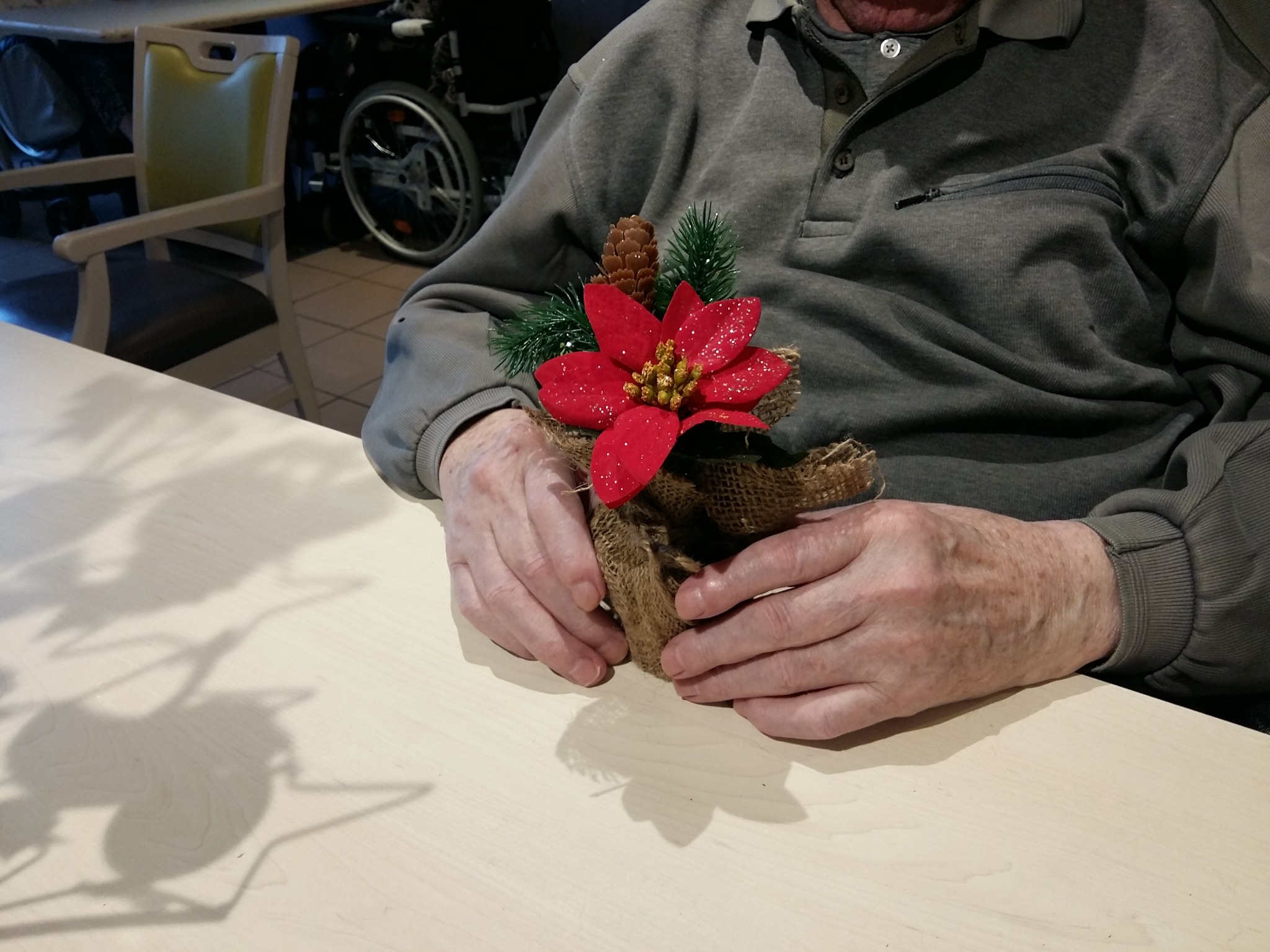 Une création manuelle réalisée lors d’un atelier senior